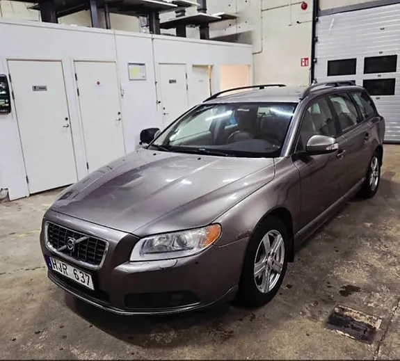 Volvo V70 2008 photo 2
