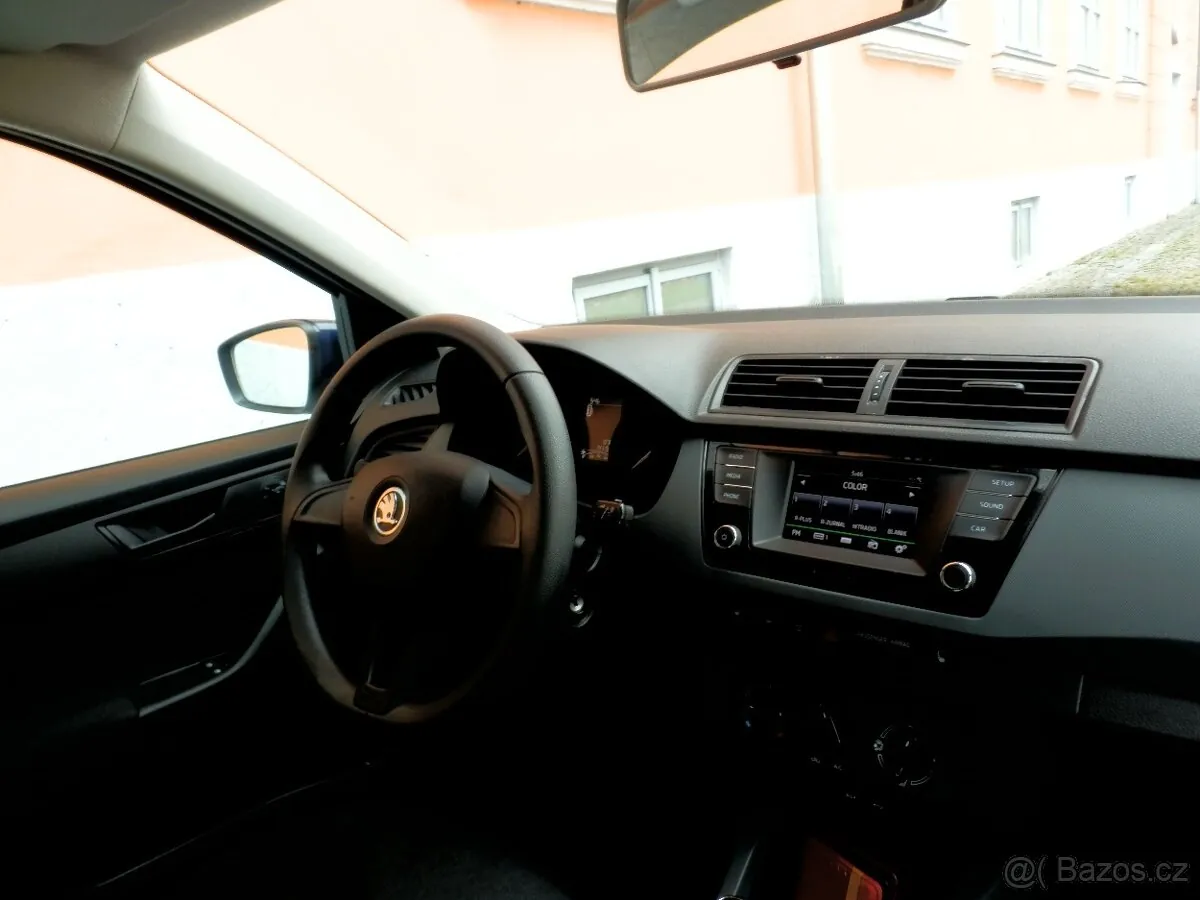 Skoda Fabia 2016 photo 5