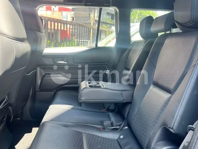 Toyota Land Cruiser 2024 photo 2