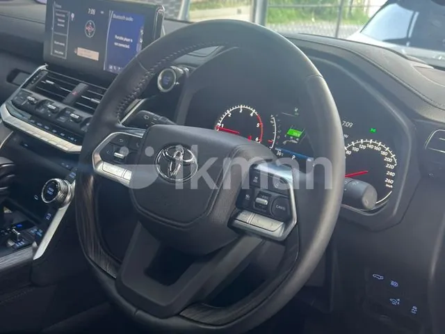 Toyota Land Cruiser 2024 photo 5