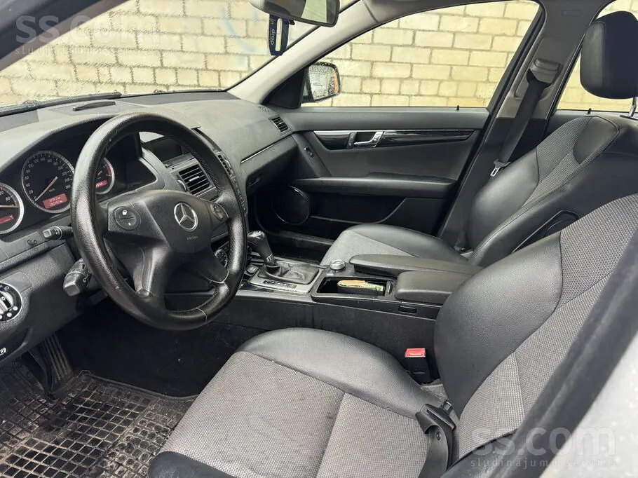 Mercedes-Benz C220 2008 photo 2