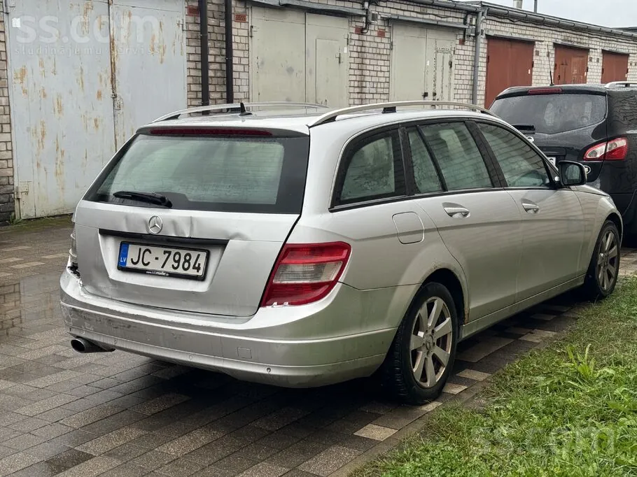 Mercedes-Benz C220 2008 photo 4