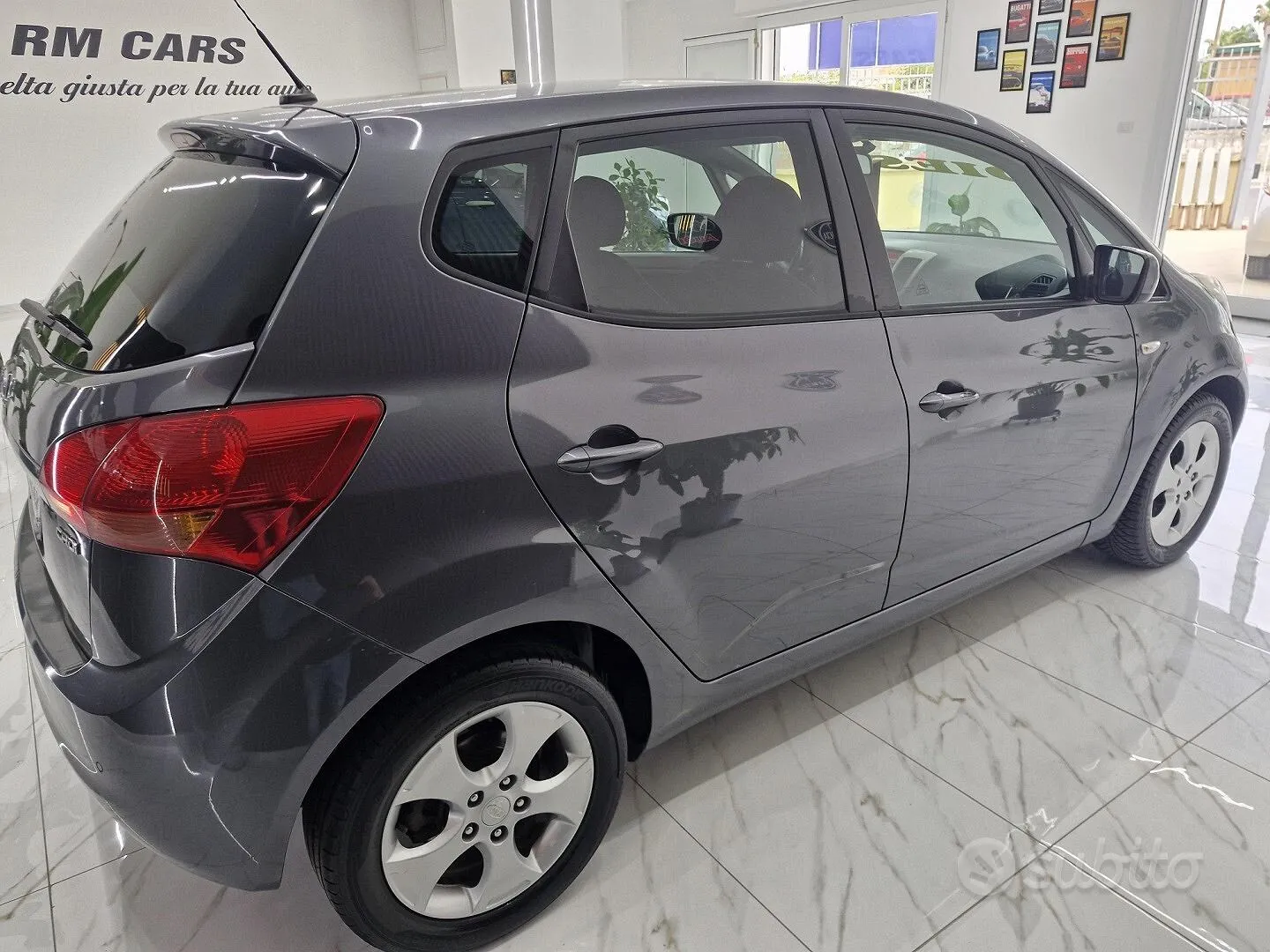 Kia Venga 2011 photo 5