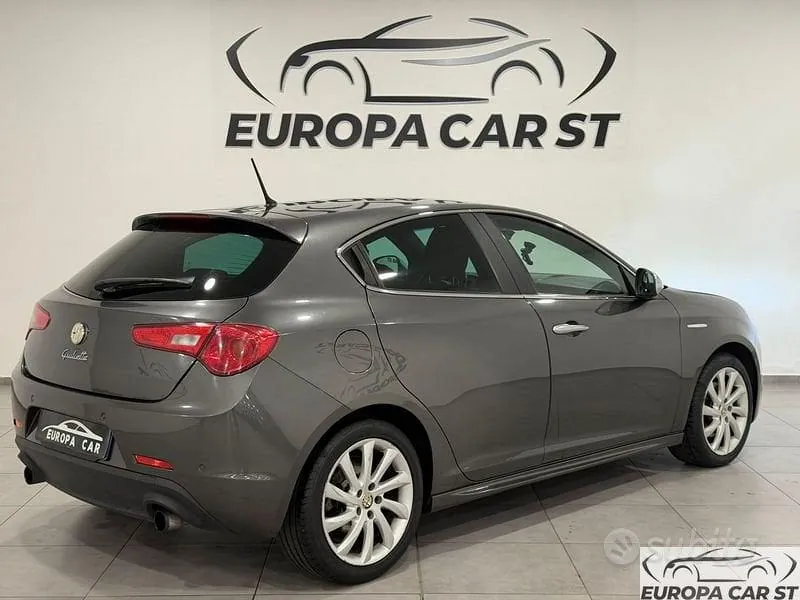 Alfa Romeo Giulietta 2012 photo 3