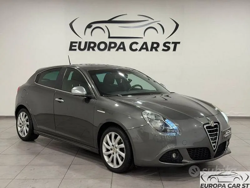 Alfa Romeo Giulietta 2012 photo 2