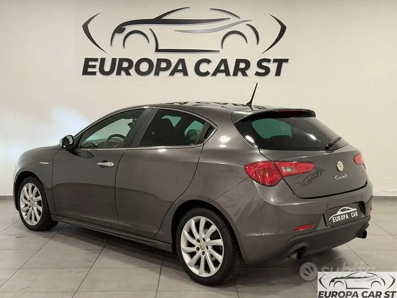Alfa Romeo Giulietta 2012 photo 4