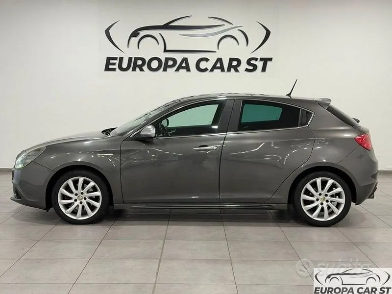 Alfa Romeo Giulietta 2012 photo 5