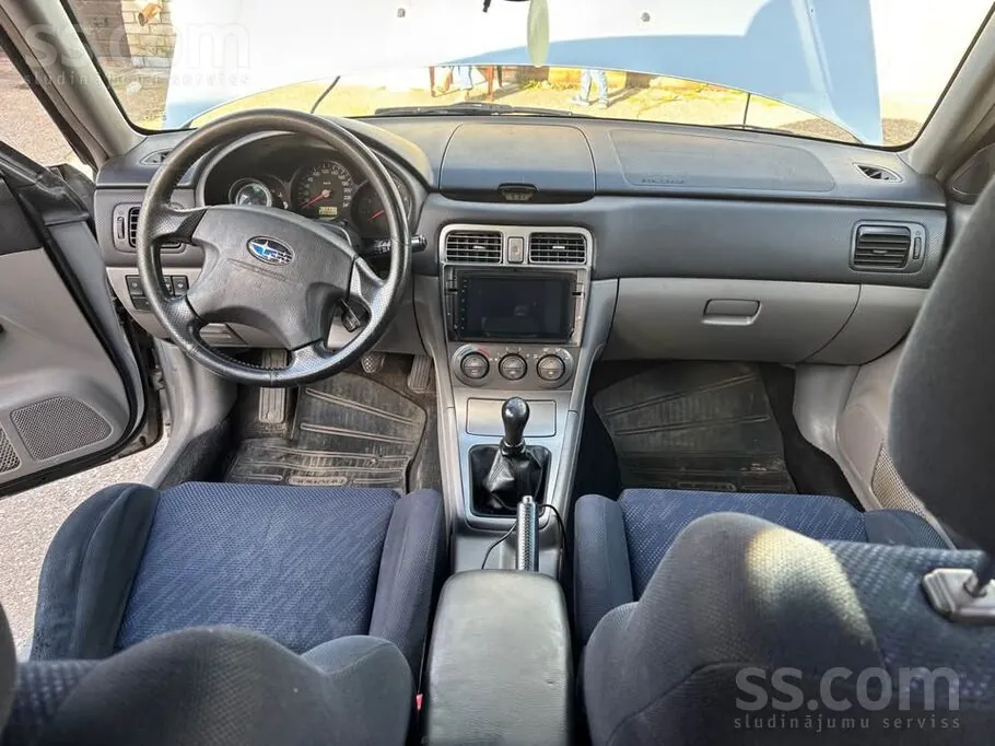 Subaru Forester 2003 photo 2