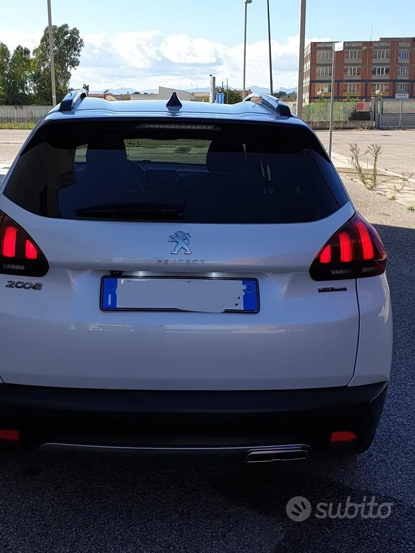 Peugeot 2008 2017 photo 2
