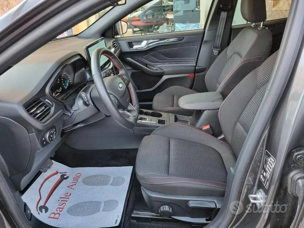 Ford Focus 2025 photo 5