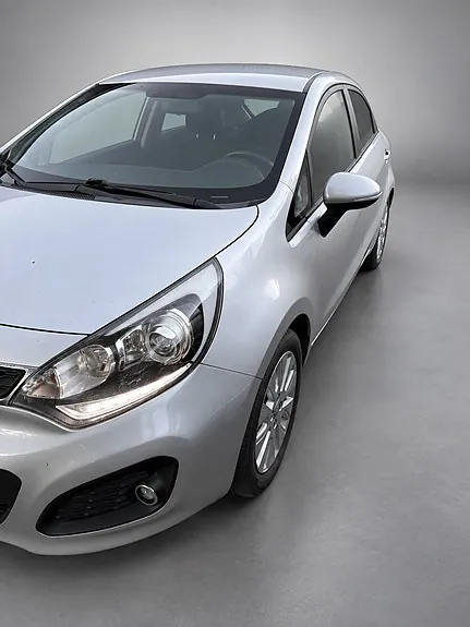 Kia Rio 2013 photo 2