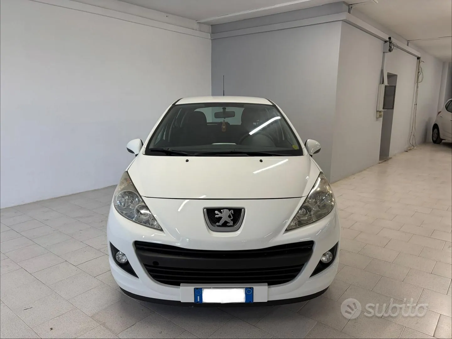 Peugeot 207 2010 photo 2
