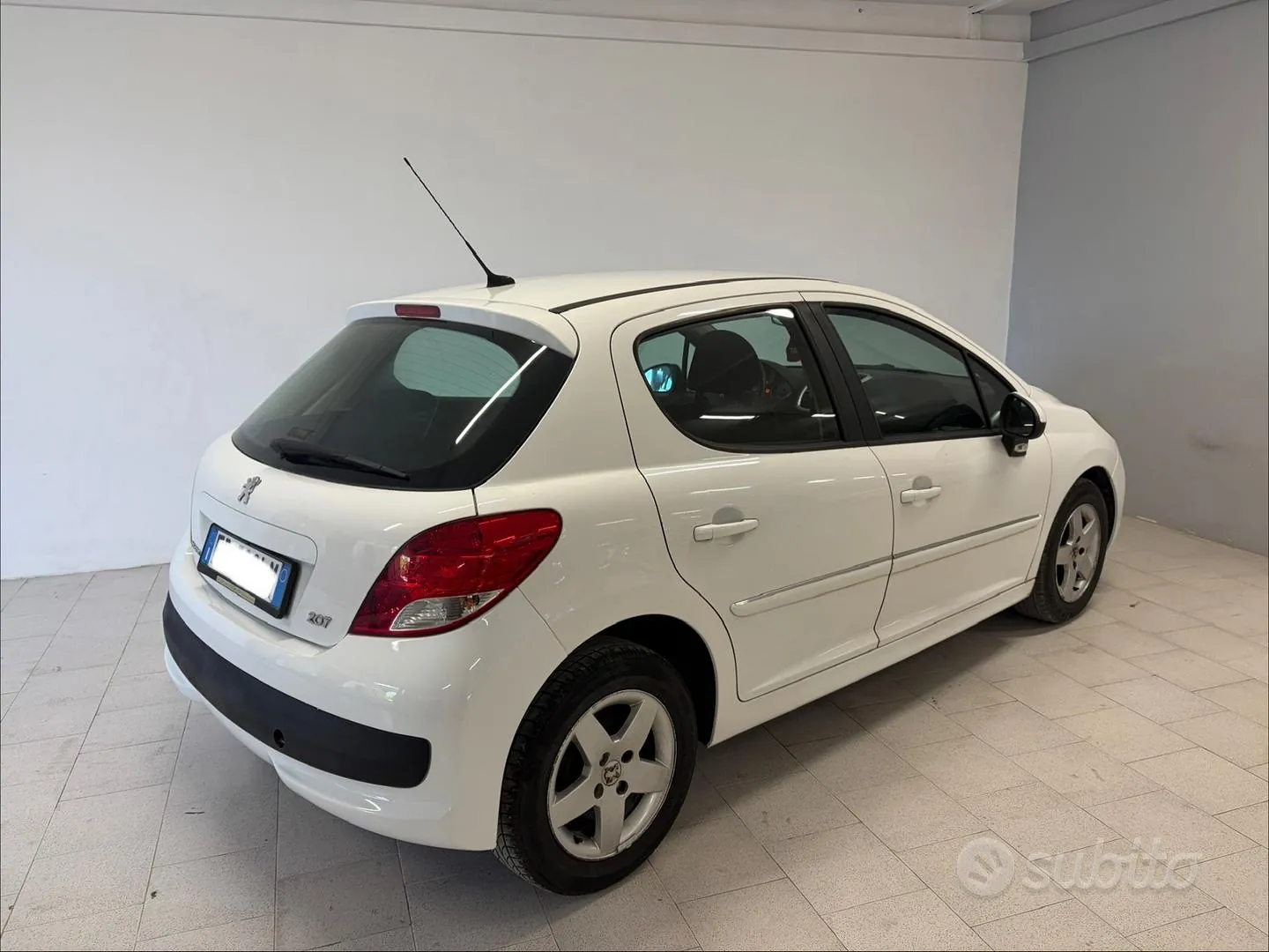 Peugeot 207 2010 photo 4