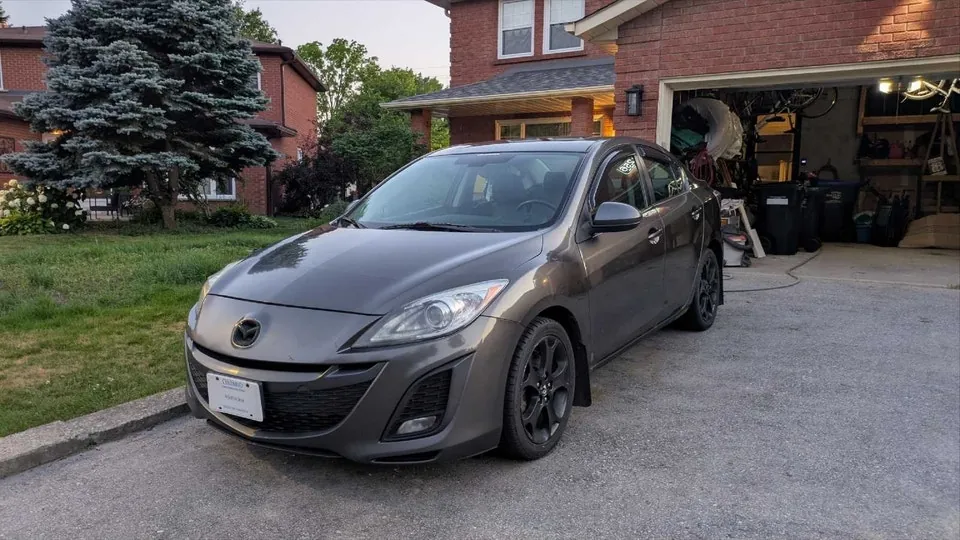 Mazda 3 2011 photo 2