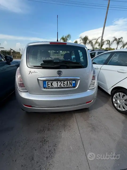 Lancia Ypsilon 2011 photo 2