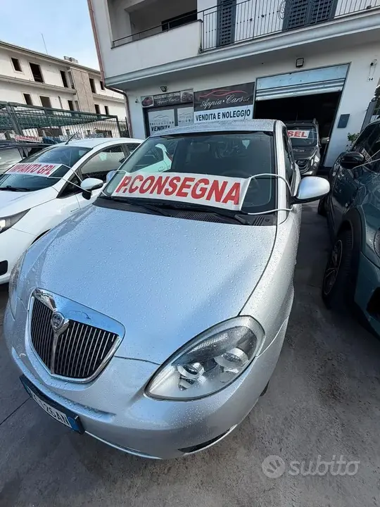 Lancia Ypsilon