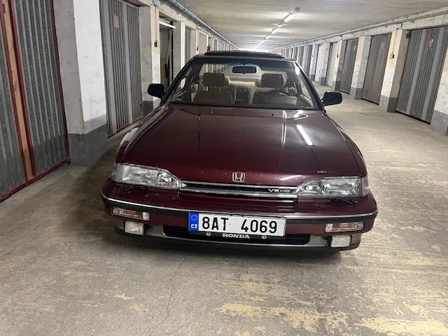 Honda Legend 1990 photo 2