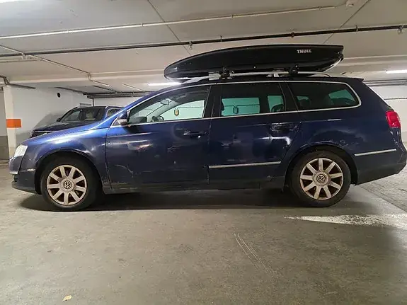 Volkswagen Passat 2009 photo 2