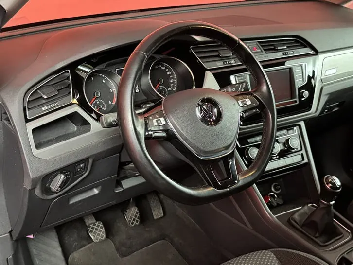 Volkswagen Touran 2016 photo 3