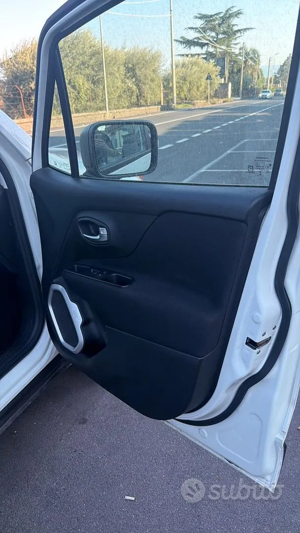 Jeep Renegade 2016 photo 3