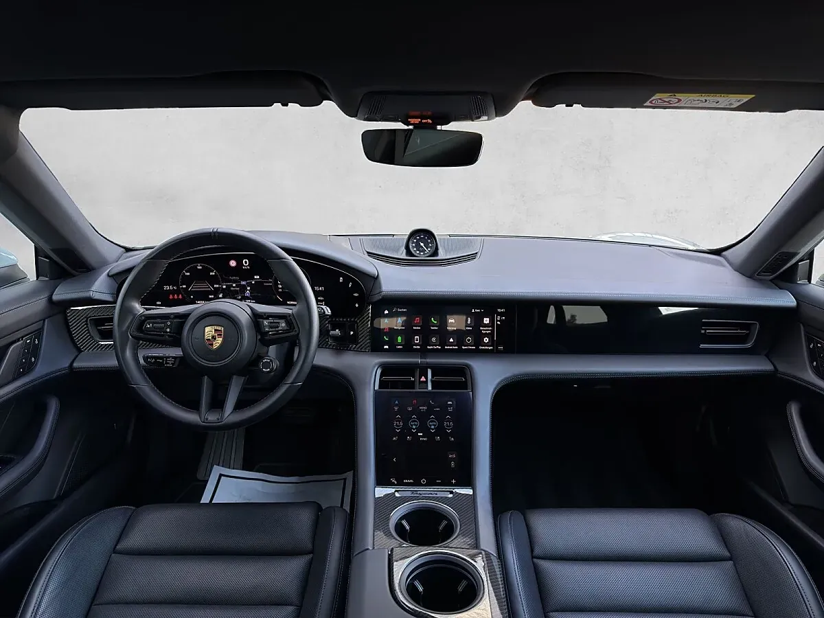 Porsche Taycan 2024 photo 3