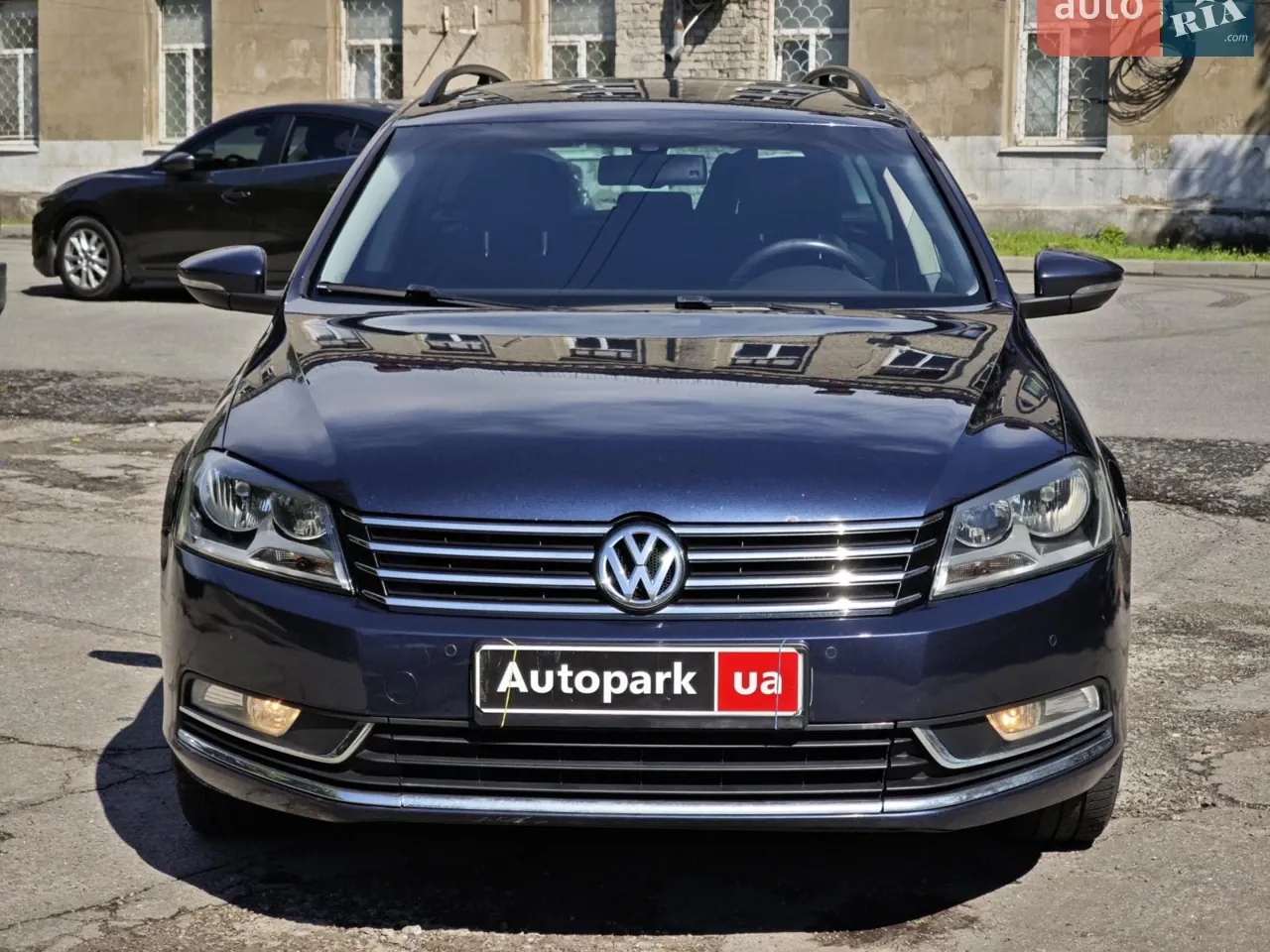 Volkswagen Passat 2011 photo 2