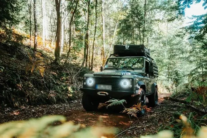 Land Rover Defender 90