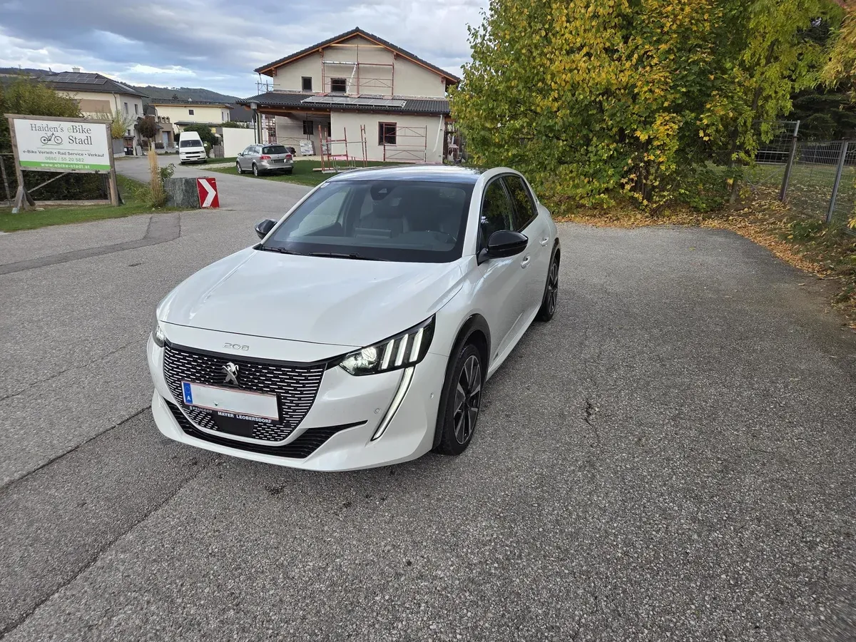 Peugeot E-208 2022 photo 2