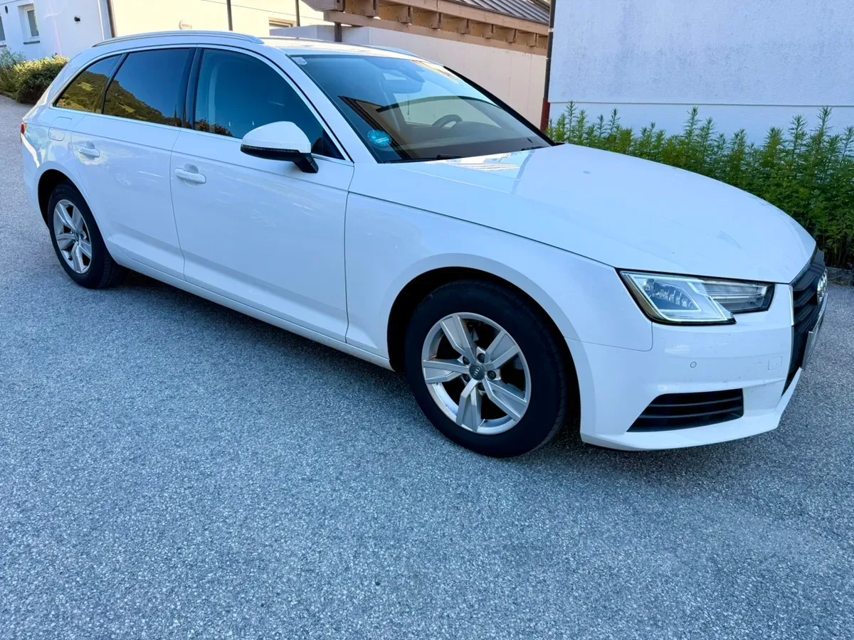 Audi A4 2016 photo 2
