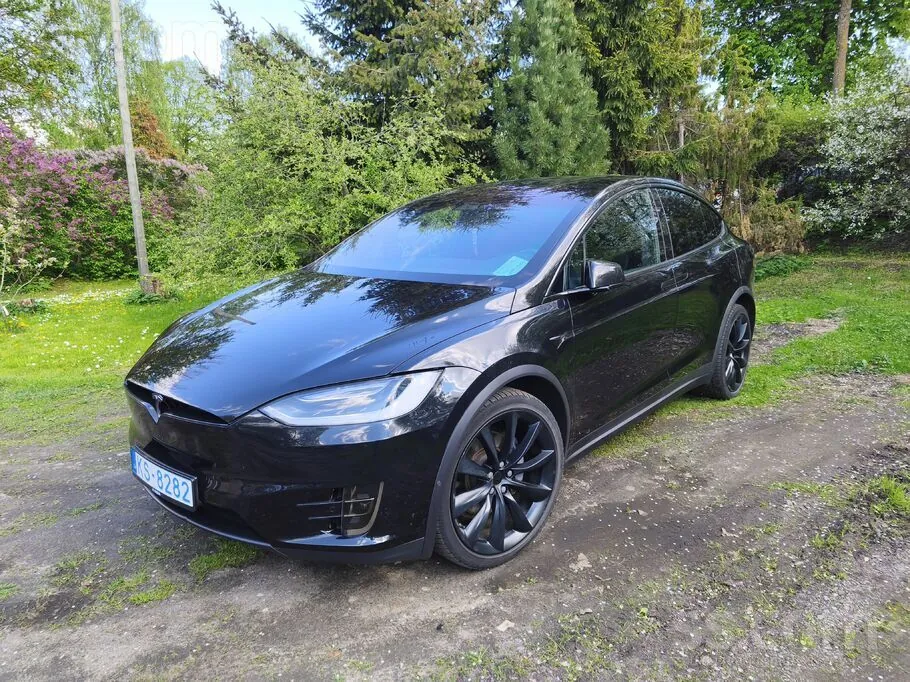 Tesla Model X 2018 photo 2