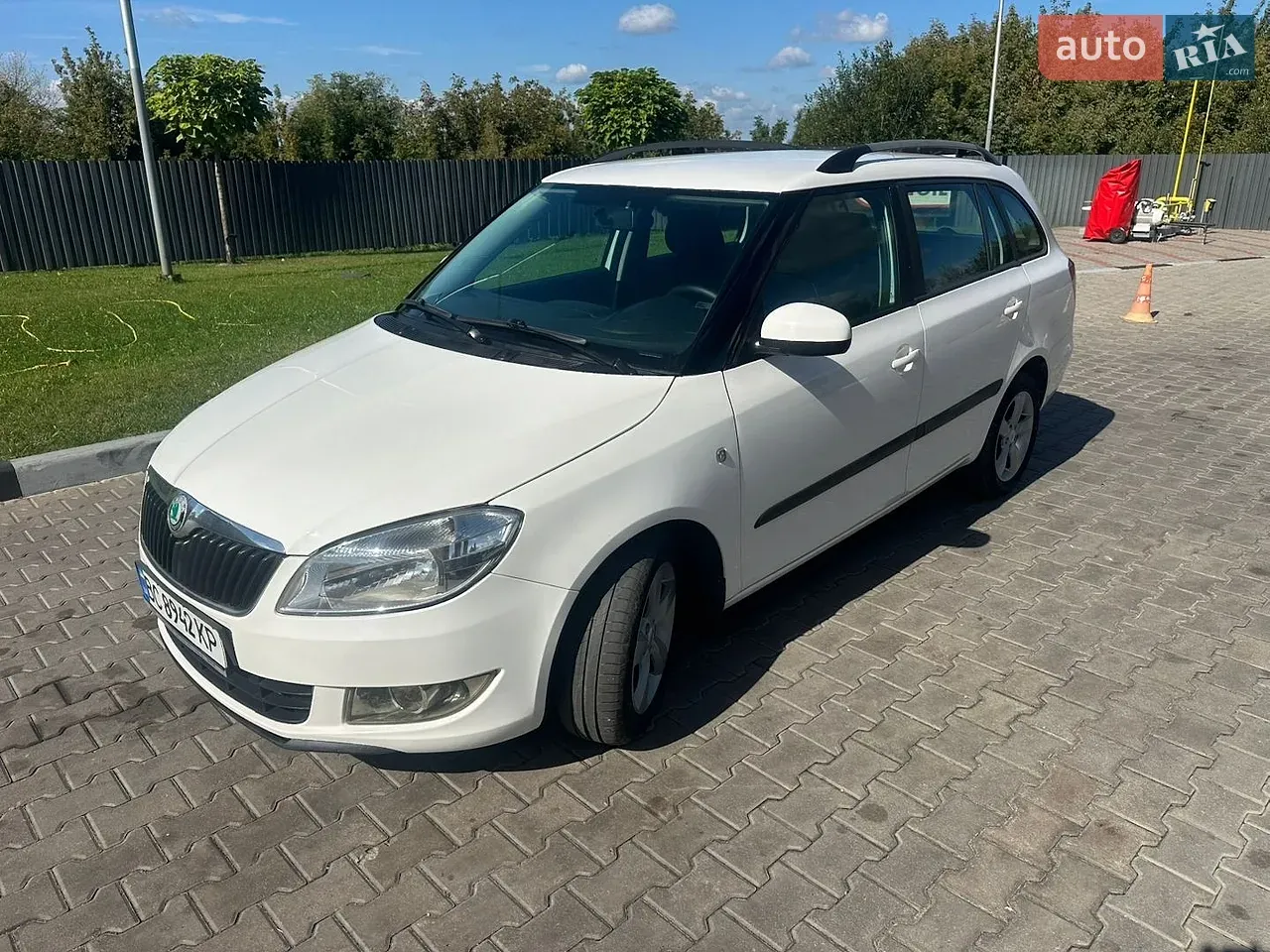Skoda Fabia 2010 photo 2