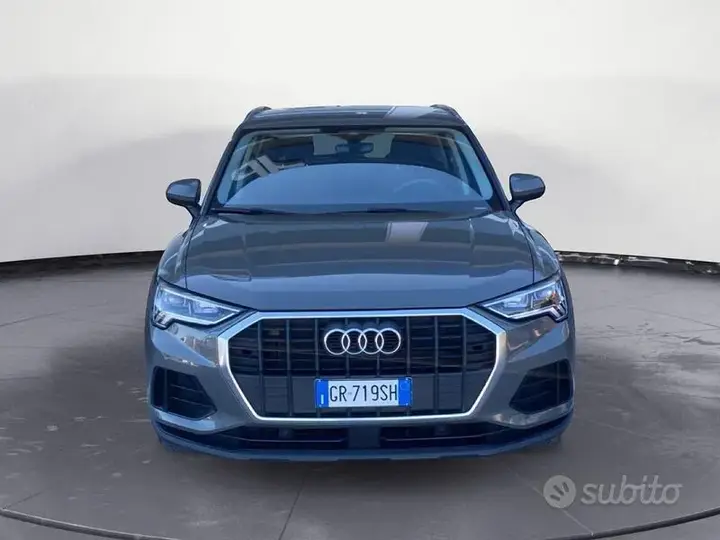 Audi Q3 2023 photo 2