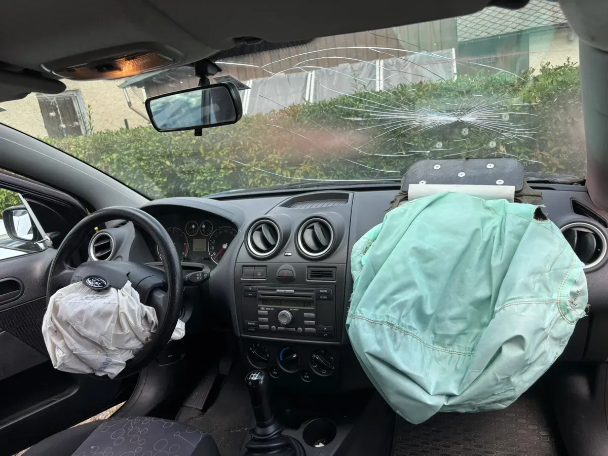 Ford Fiesta 2003 photo 3