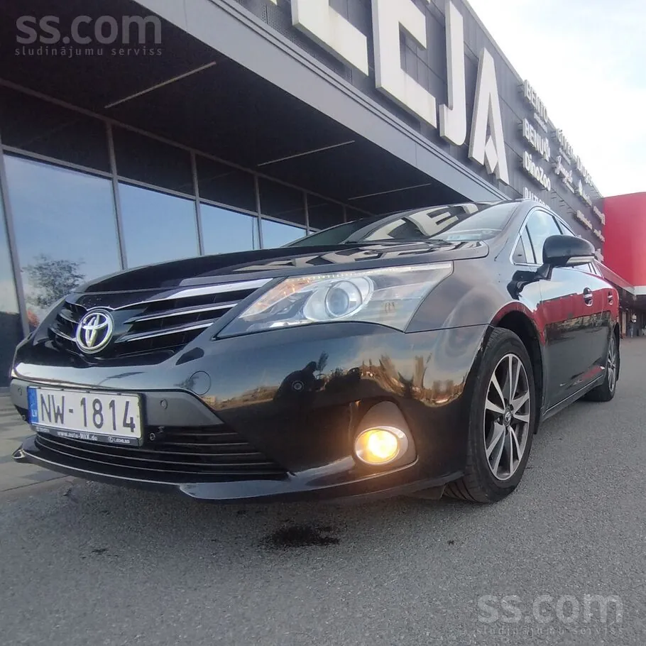 Toyota Avensis 2013 photo 4