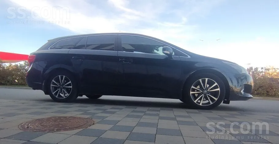 Toyota Avensis 2013 photo 5