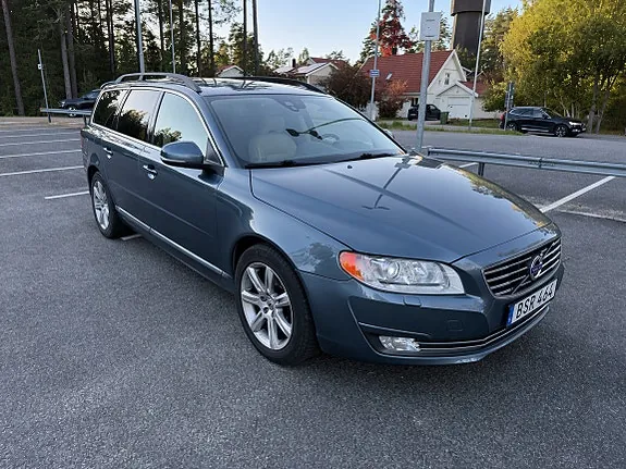Volvo V70 2014 photo 2