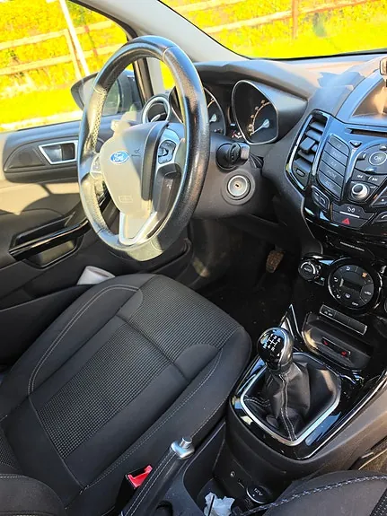 Ford Fiesta 2015 photo 4