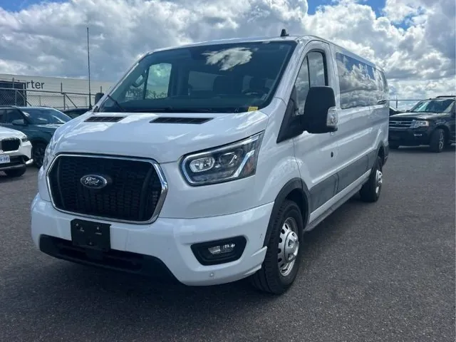 Ford Transit 2023 photo 2