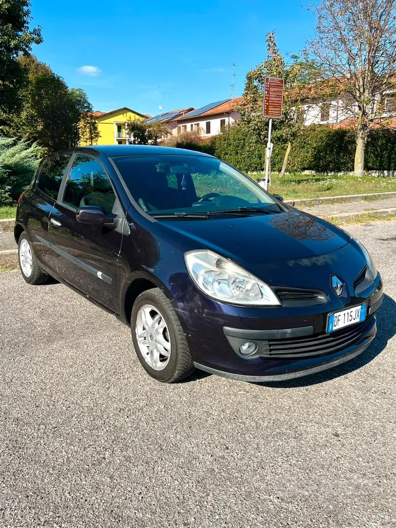 Renault Clio 2007 photo 4