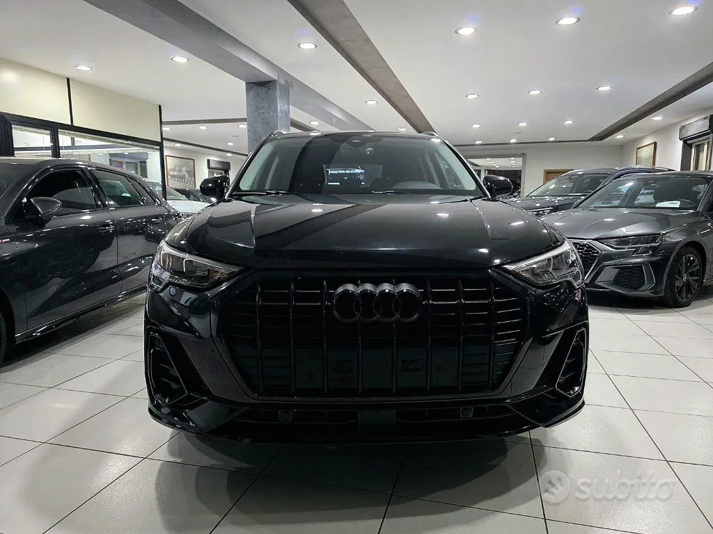 Audi Q3 2022 photo 2