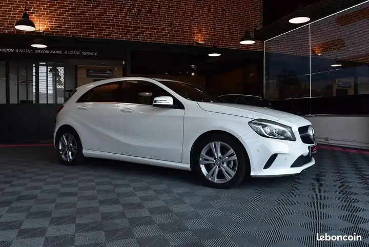 Mercedes-Benz A-Class 2016 photo 5