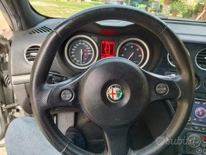 Alfa Romeo 159 2012 photo 3