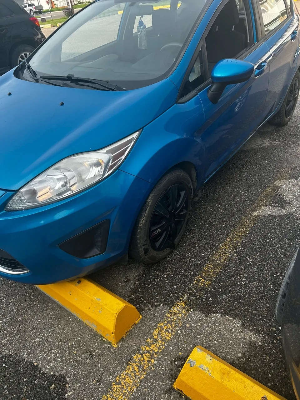 Ford Fiesta 2012 photo 2