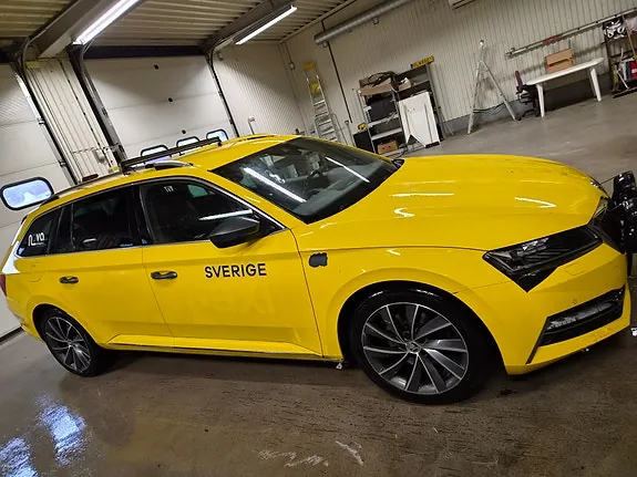 Skoda Superb 2021 photo 2