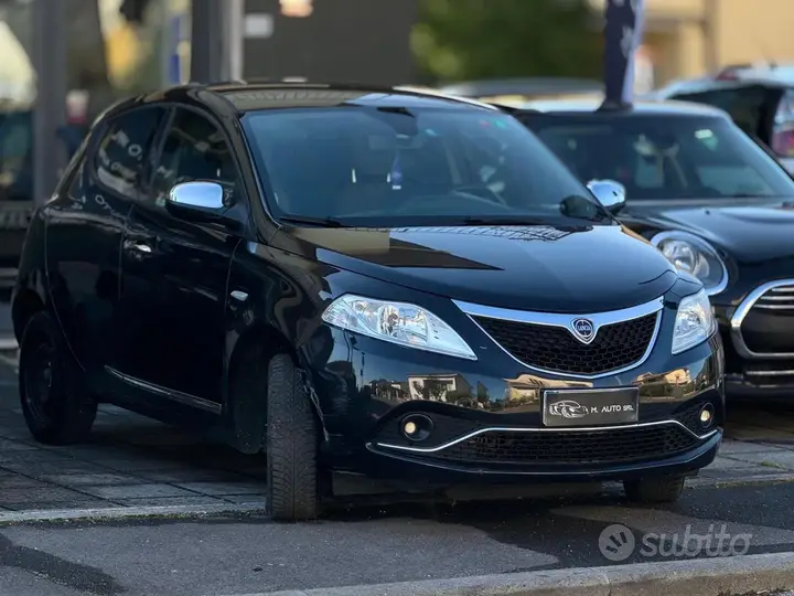Lancia Ypsilon 2018 photo 2