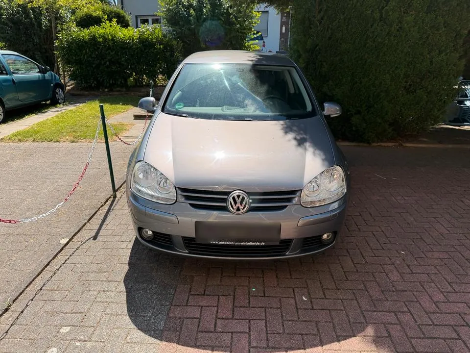 Volkswagen Golf V