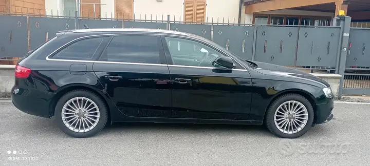 Audi A4 2013 photo 2