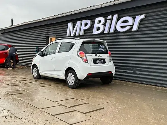 Chevrolet Spark 2011 photo 3