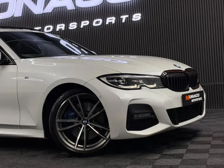 BMW 3 Series 2019 photo 2