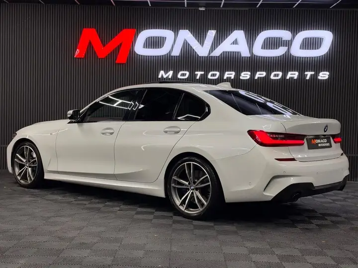 BMW 3 Series 2019 photo 3